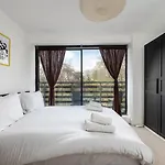 Guestready - Modern Home With Balcony No Wifi