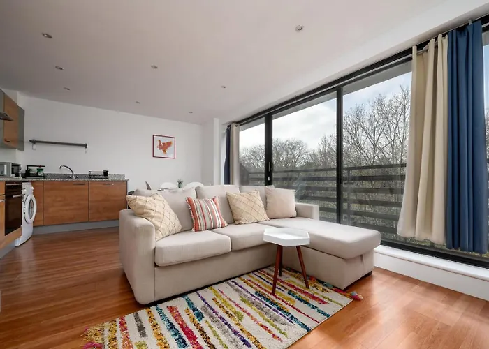 Guestready - Modern Home With Balcony No Wifi