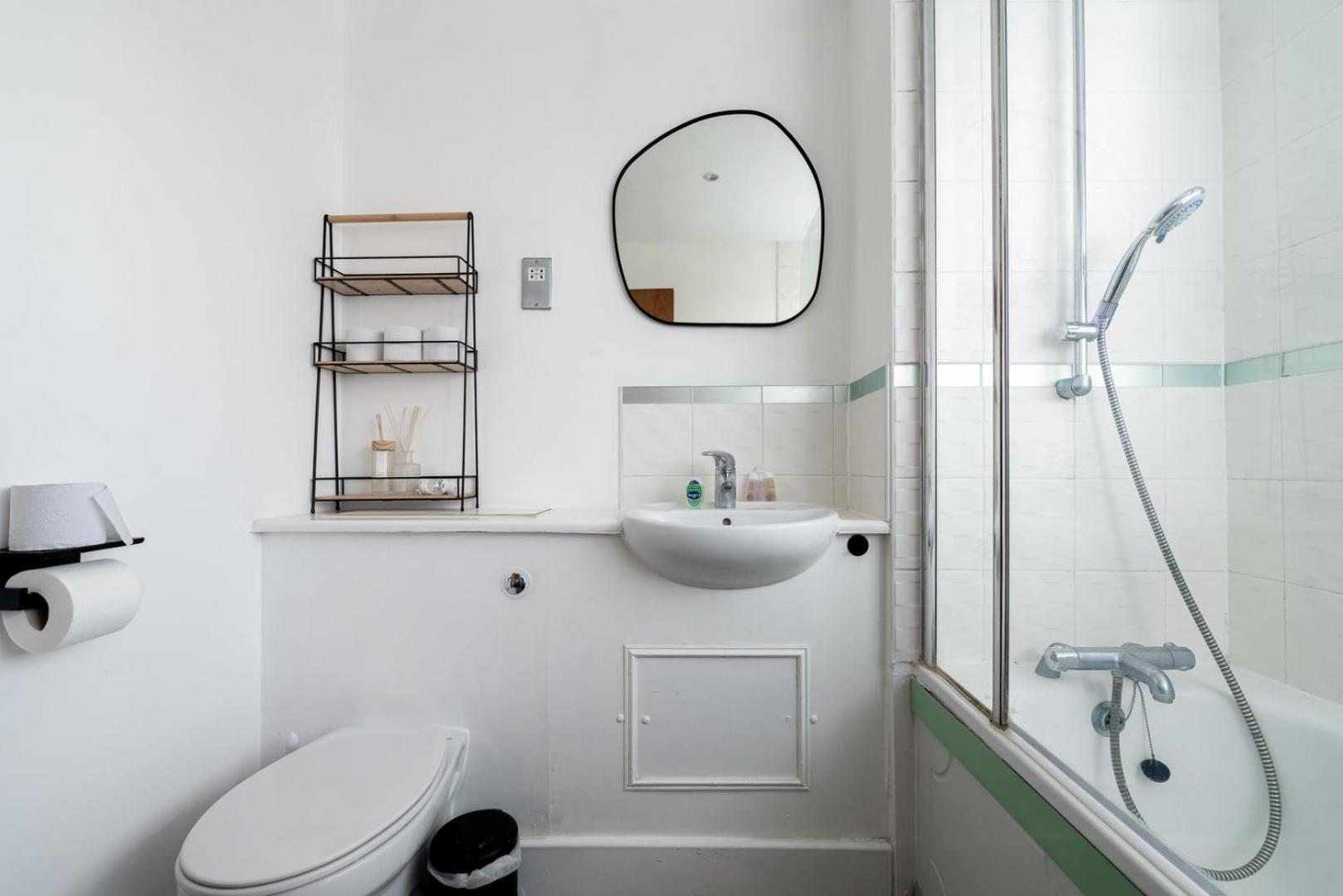 Appartamento Guestready - Modern With Balcony No Wifi